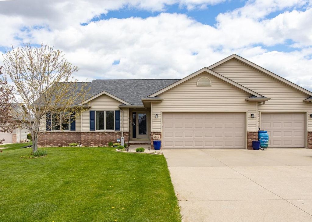 Photo of N1734 Hot Springs COURT, Greenville, WI 54942 (MLS # 50324991)
