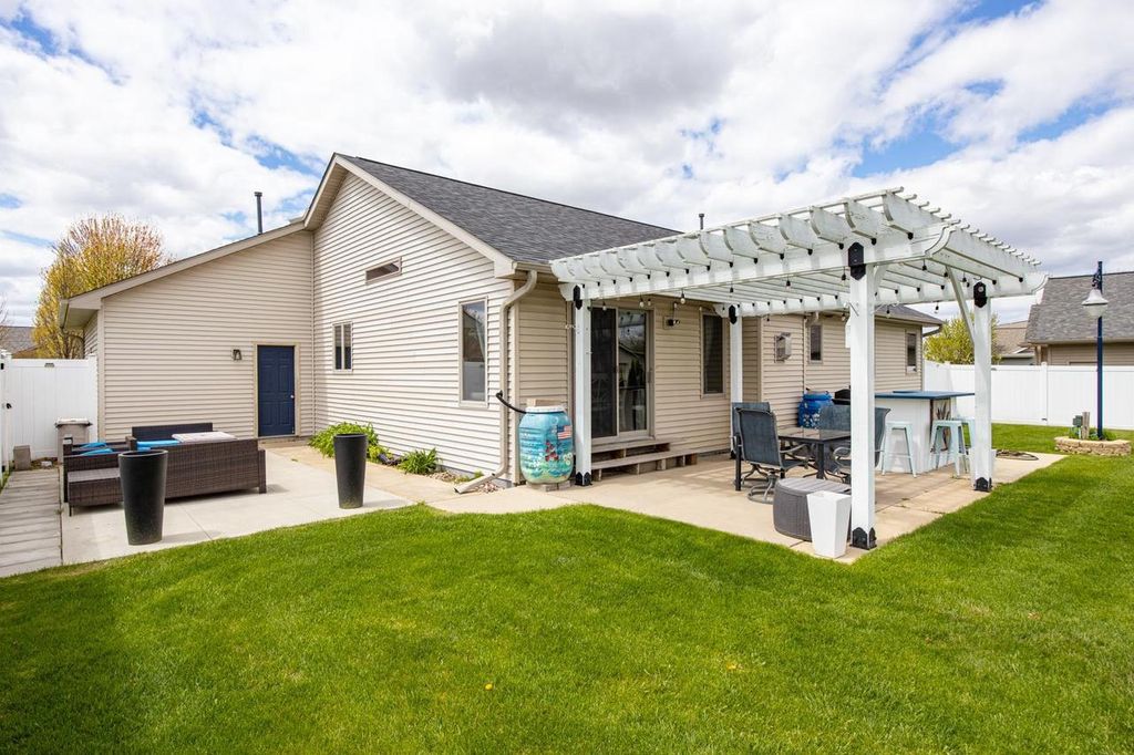 Photo of N1734 Hot Springs COURT, Greenville, WI 54942 (MLS # 50324991)