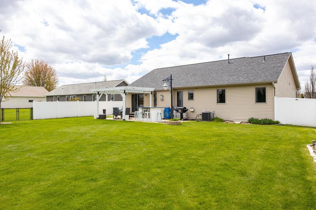 Photo of N1734 Hot Springs COURT, Greenville, WI 54942 (MLS # 50324991)