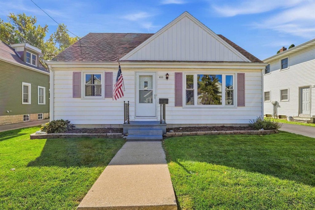 Photo of 855 W 12th AVENUE, Oshkosh, WI 54902 (MLS # 50334023)