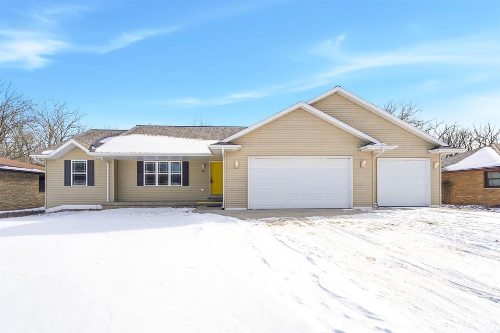 Photo of 531 Chain DRIVE, Appleton, WI 54915 (MLS # 50320532)