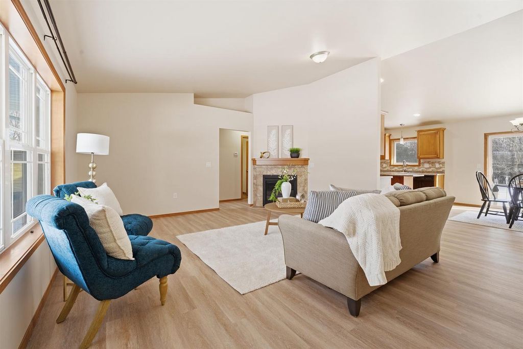 Photo of 531 Chain DRIVE, Appleton, WI 54915 (MLS # 50320532)