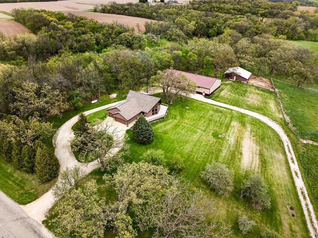 Photo of 4800 Cub Hollow ROAD, Gratiot, WI 53541 (MLS # 2022540)