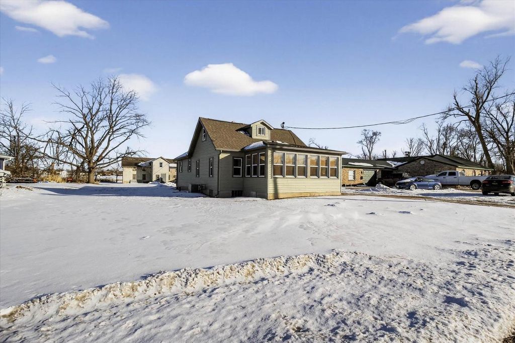 Photo of 2429 Center AVENUE, Janesville, WI 53546 (MLS # 2015969)