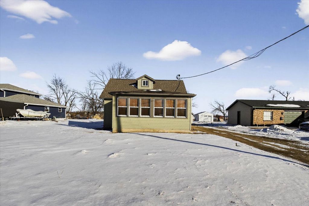 Photo of 2429 Center AVENUE, Janesville, WI 53546 (MLS # 2015969)