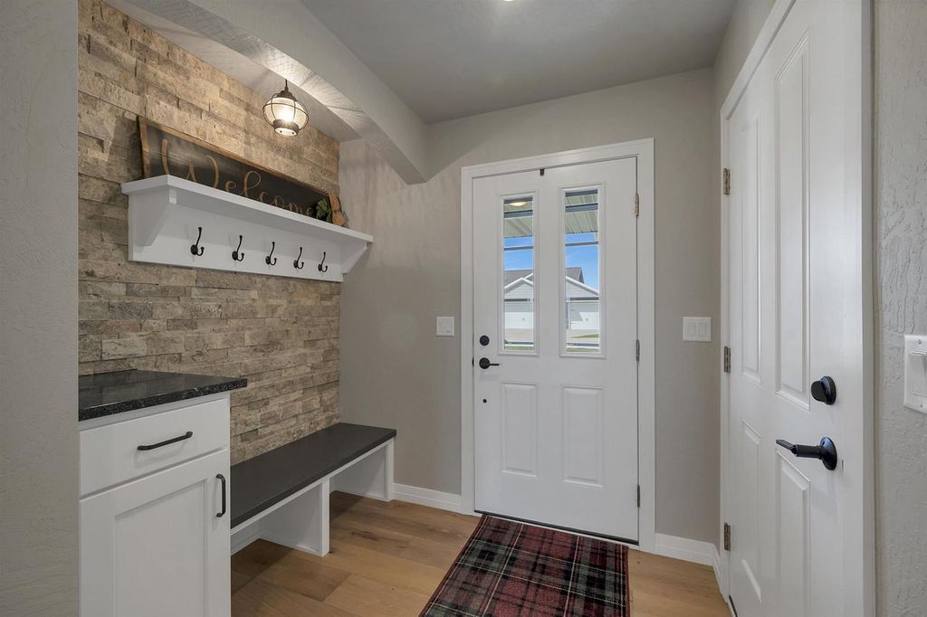 Photo of 829 Sharon LANE, Pulaski, WI 54162 (MLS # 50324996)