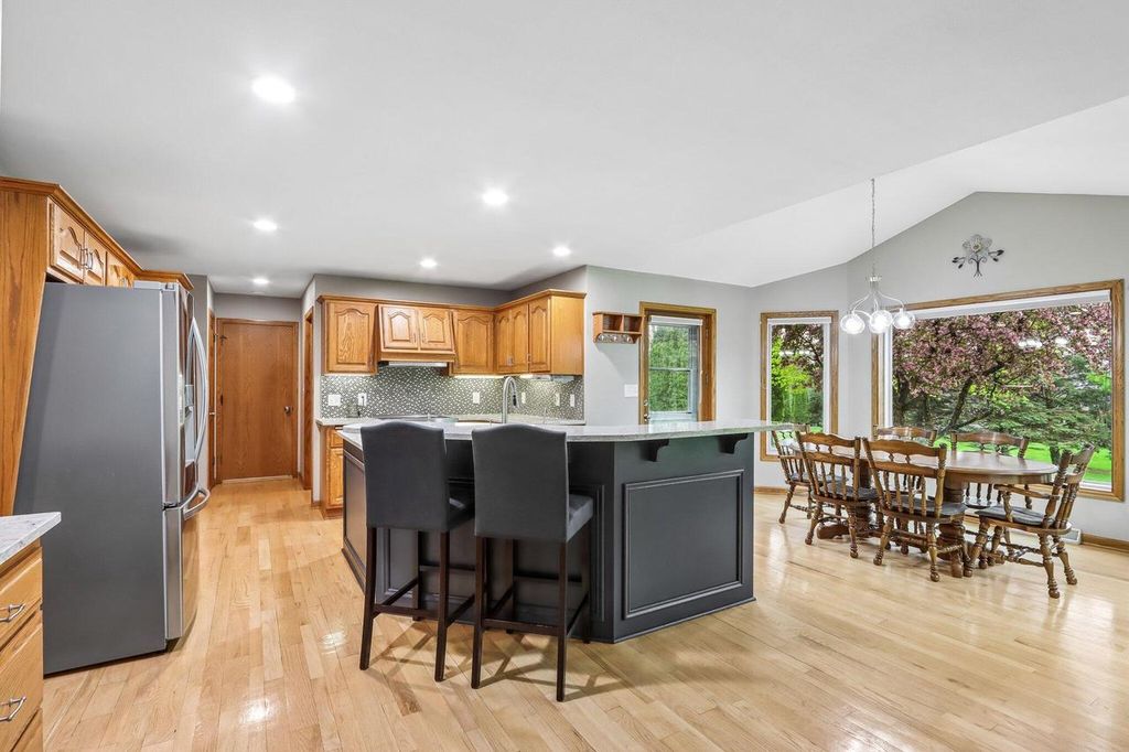 Photo of N53W26727 Arrowhead DRIVE, Pewaukee, WI 53072 (MLS # 1959095)