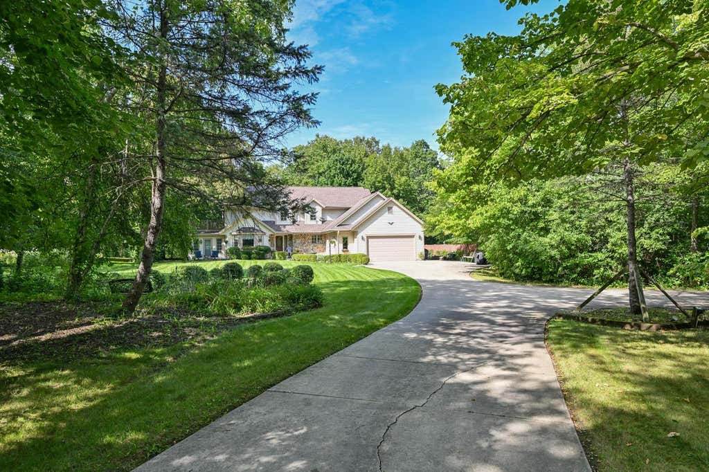 Photo of 4120 W Puetz ROAD, Franklin, WI 53132 (MLS # 1977748)