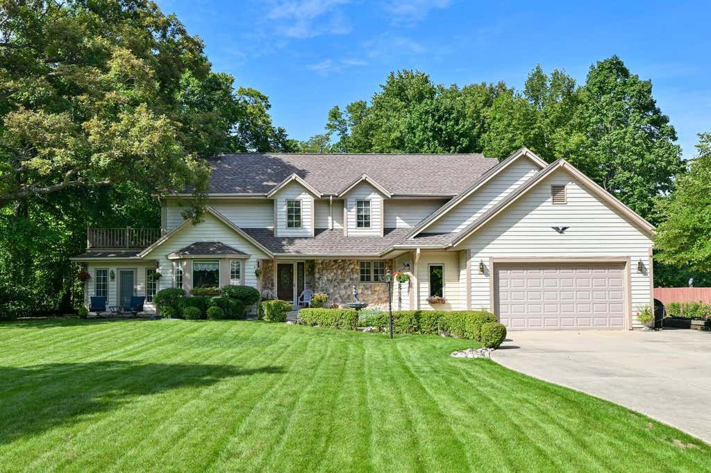 Photo of 4120 W Puetz ROAD, Franklin, WI 53132 (MLS # 1977748)