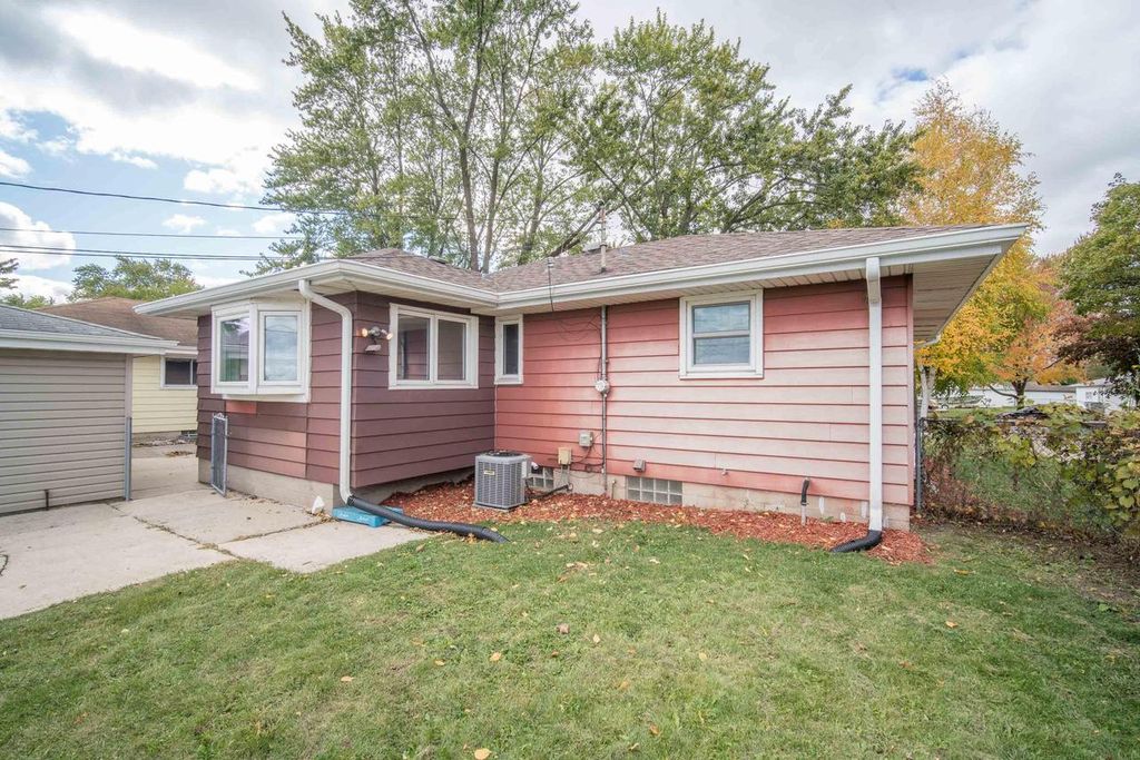 Photo of 5008 N 104th STREET, Milwaukee, WI 53225 (MLS # 1940576)