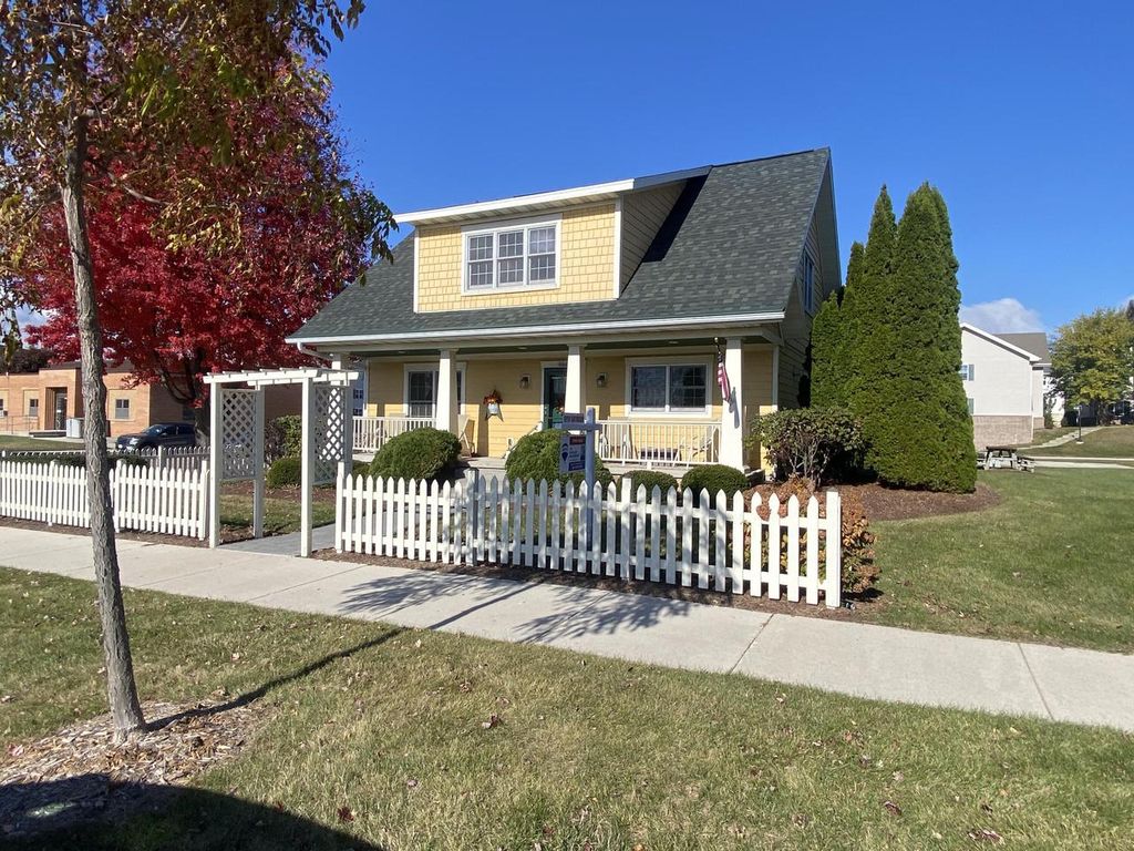 Photo of 1034 Wisconsin AVENUE, Sheboygan, WI 53081 (MLS # 1940679)