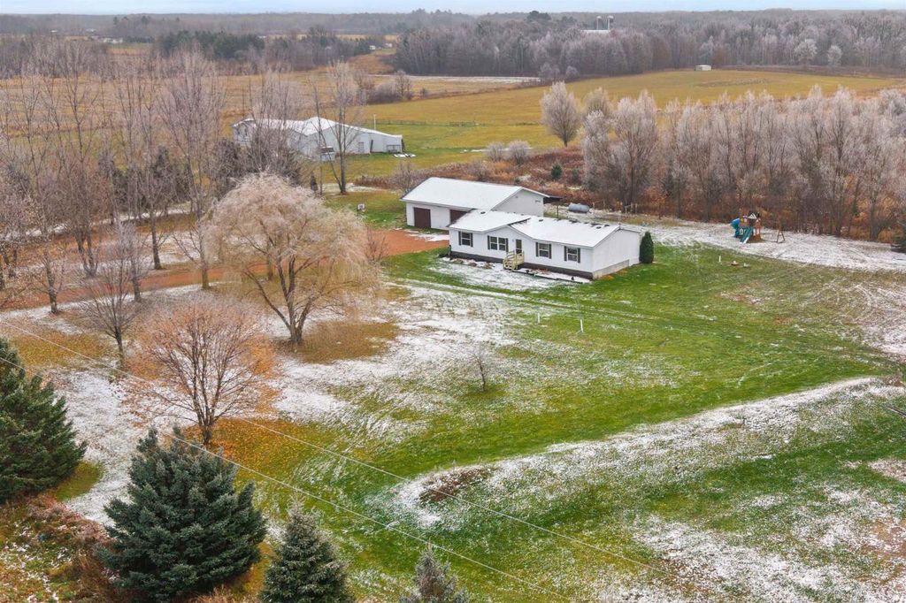 Photo of 7637 Bluff DRIVE, Arpin, WI 54410 (MLS # 22505517)