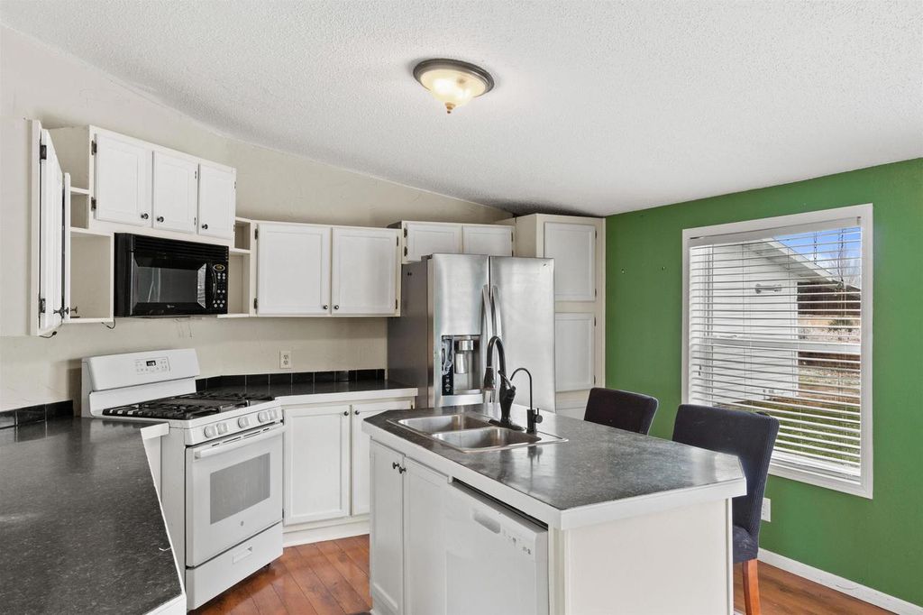 Photo of 7637 Bluff DRIVE, Arpin, WI 54410 (MLS # 22505517)