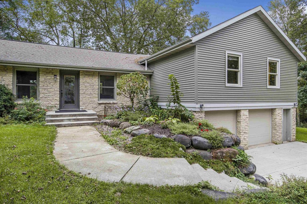 Photo of 970 Water STREET, Prairie Du Sac, WI 53578 (MLS # 2033608)