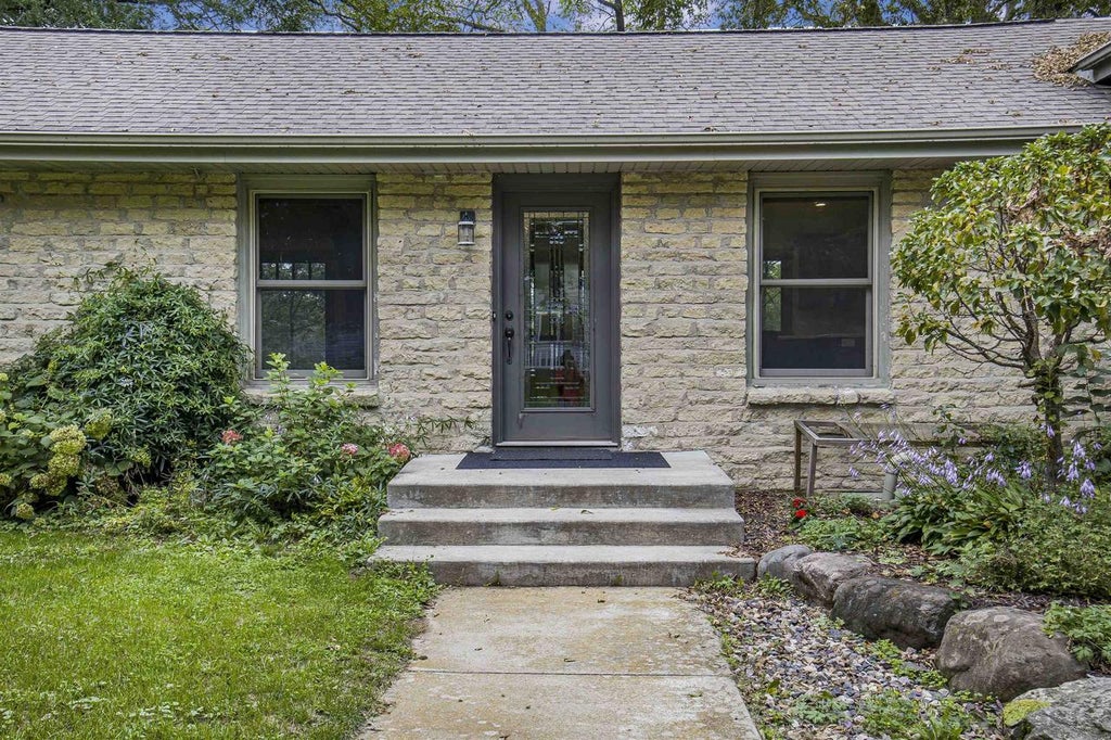 Photo of 970 Water STREET, Prairie Du Sac, WI 53578 (MLS # 2033608)