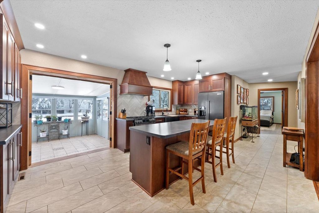 Photo of 1420 W Larkspur LANE, River Hills, WI 53217 (MLS # 1943694)