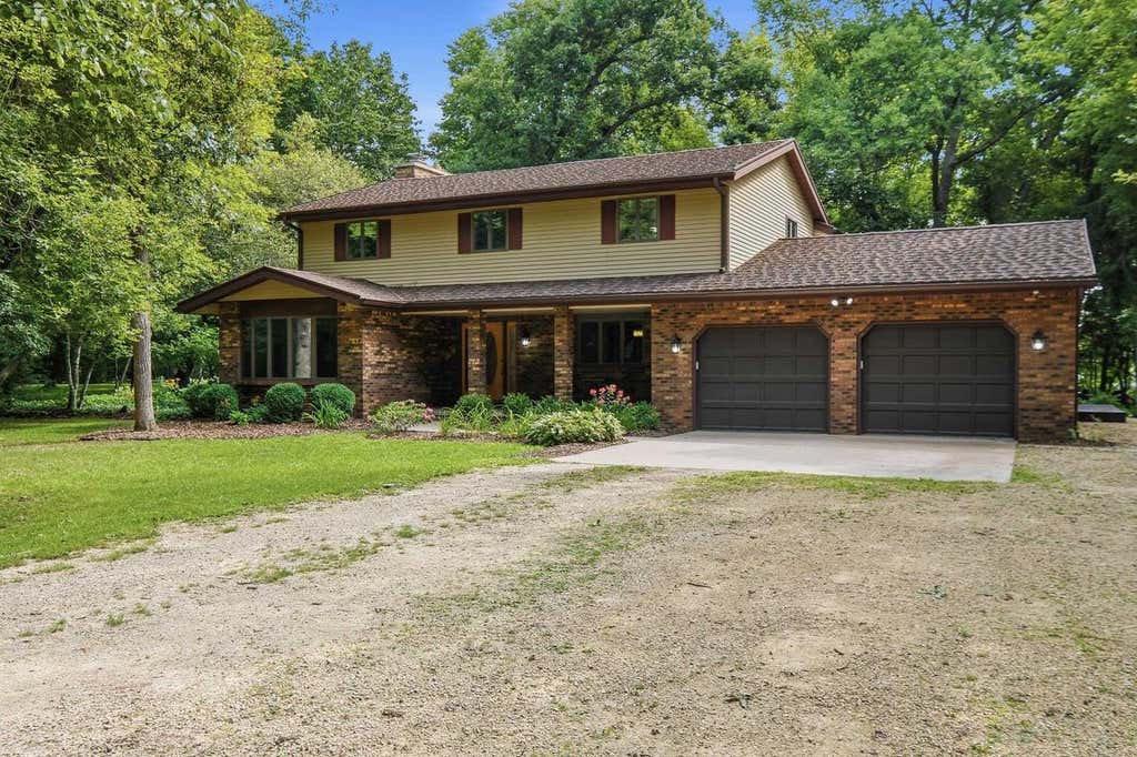 Photo of 7050 Briar LANE, Sun Prairie, WI 53590 (MLS # 2030845)