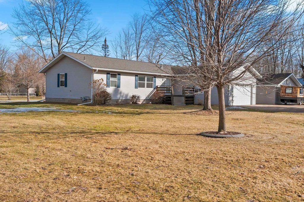 Photo of W4992 Beeler DRIVE, Bonduel, WI 54107 (MLS # 50321377)