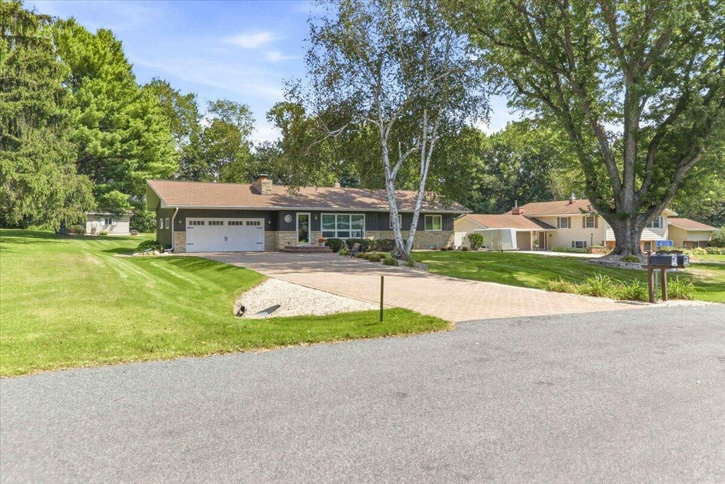 Photo of N1126 Mormon DRIVE, La Crosse, WI 54601 (MLS # 1977507)