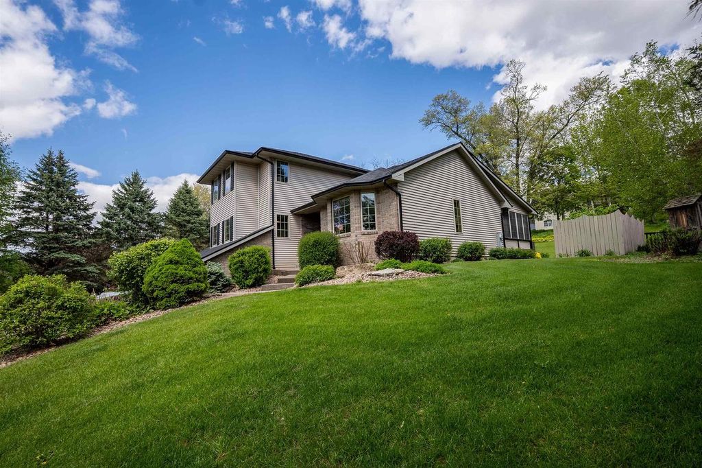 Photo of 620 Pyrite ROAD, Platteville, WI 53818 (MLS # 2023616)