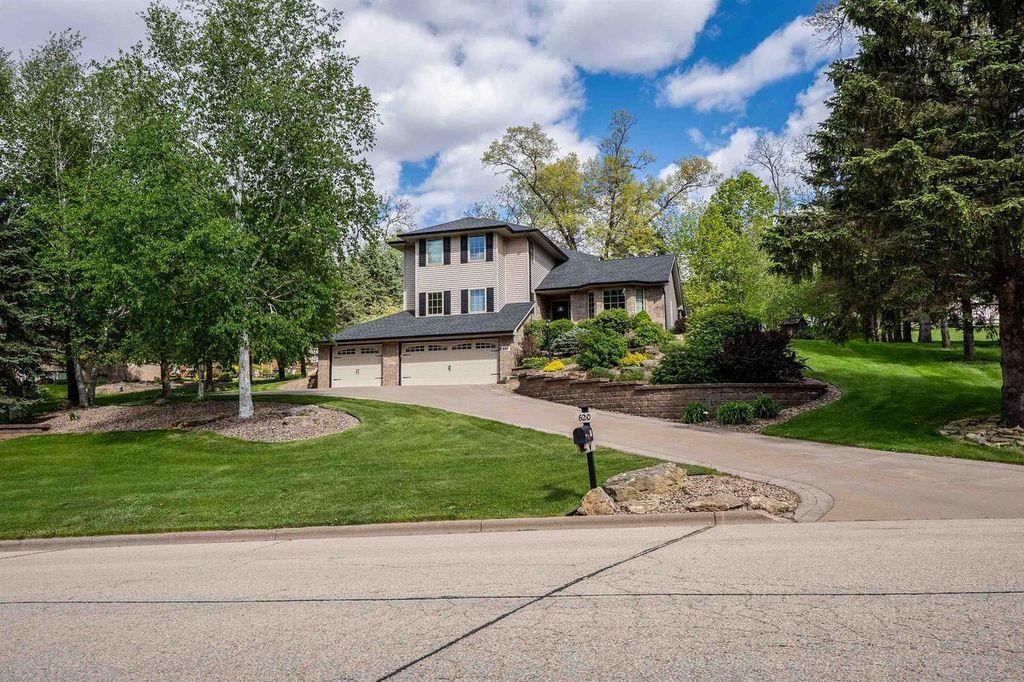 Photo of 620 Pyrite ROAD, Platteville, WI 53818 (MLS # 2023616)