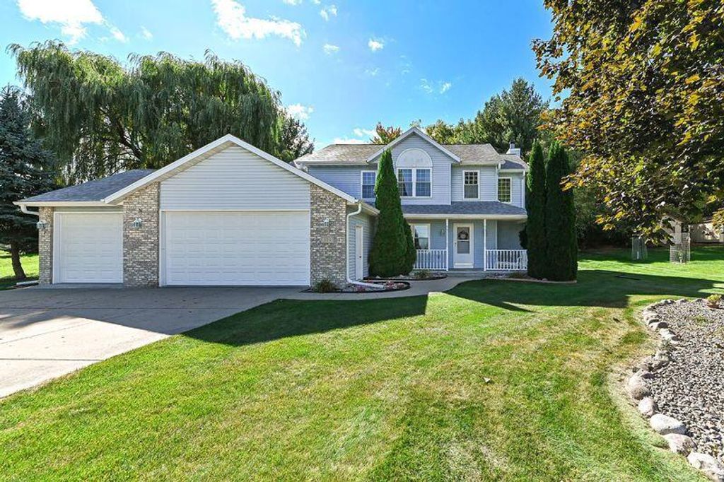 Photo of 334 E Puerner STREET, Jefferson, WI 53549 (MLS # 1959289)