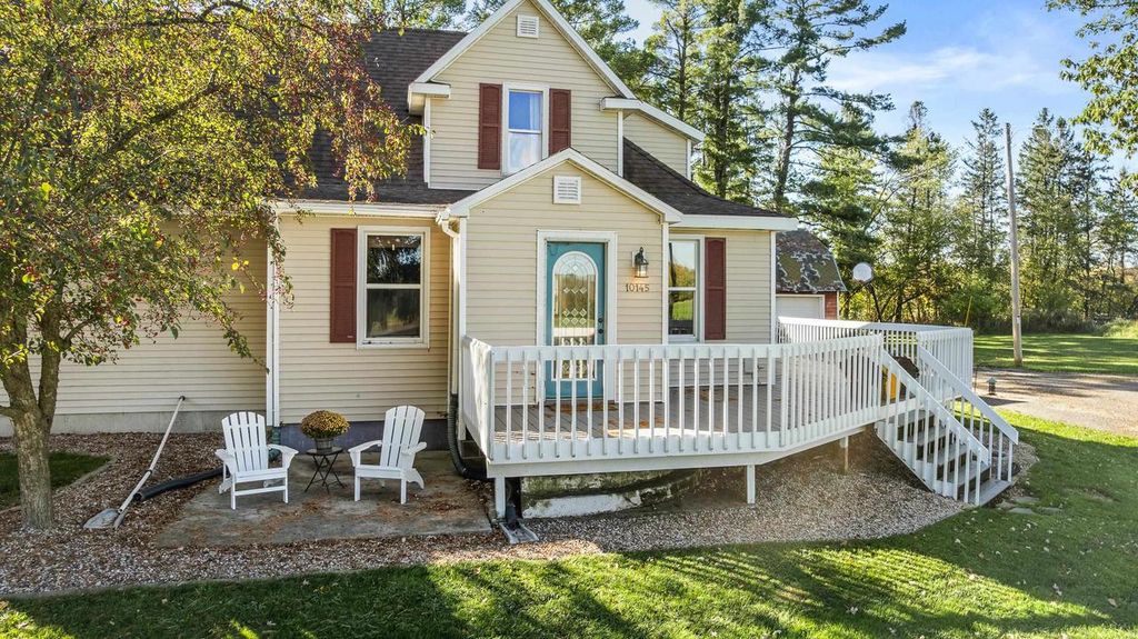 Photo of 10145 Washington AVENUE, Marshfield, WI 54494 (MLS # 22505008)