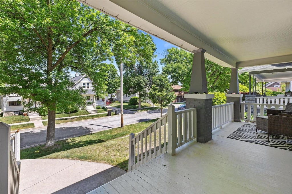 Photo of 6431 Vista AVENUE, Wauwatosa, WI 53213 (MLS # 1967577)