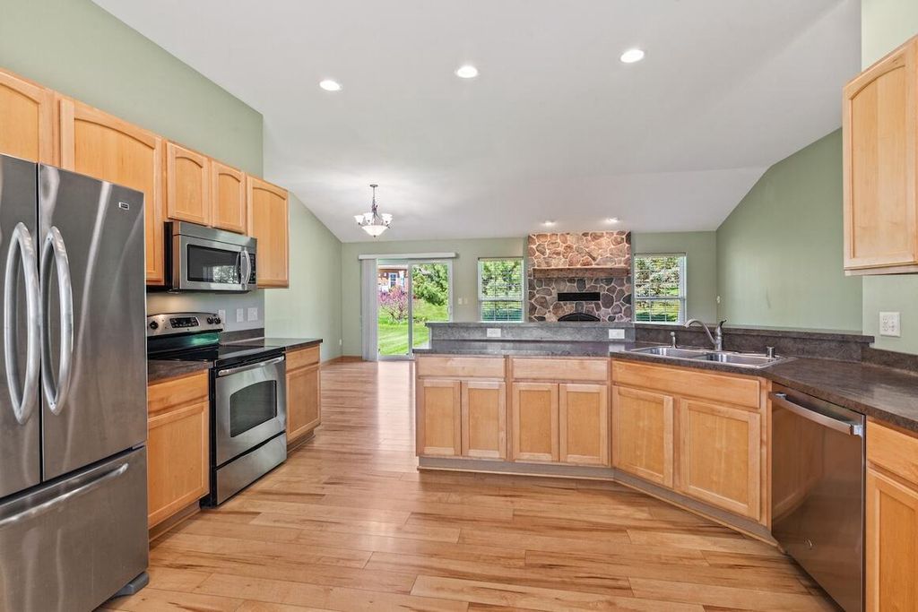 Photo of 1280 Wrenfield WAY, Oconomowoc, WI 53066 (MLS # 1962375)