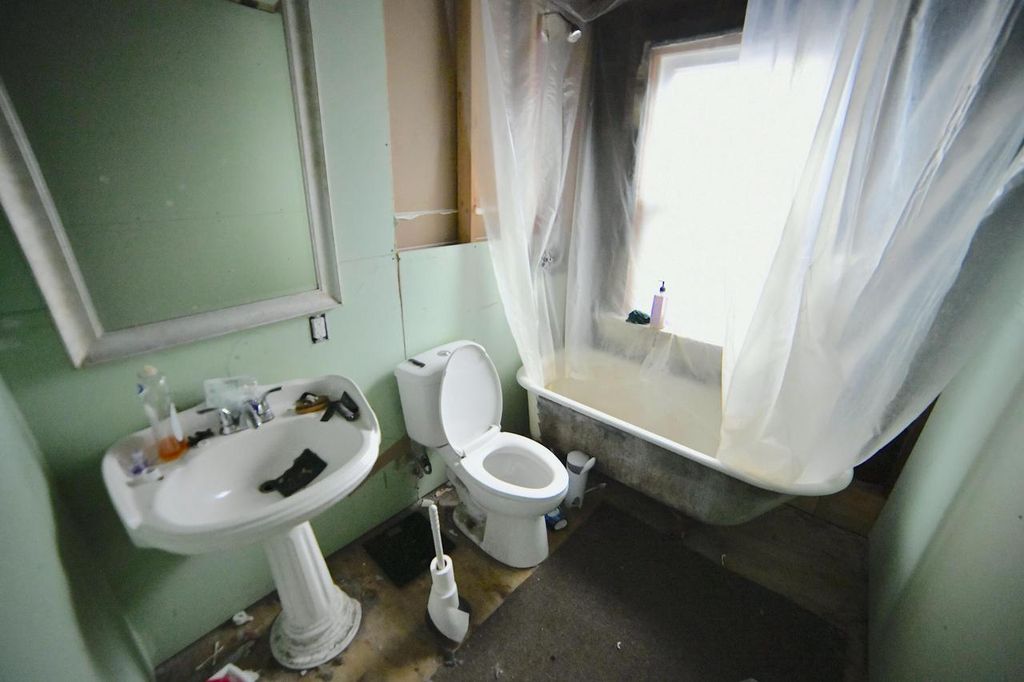 Photo of 1122 W Wright STREET, Milwaukee, WI 53206 (MLS # 1945500)