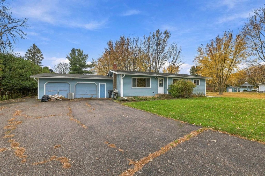 Photo of 7851 Yellowstone DRIVE, Hewitt, WI 54441 (MLS # 22605371)