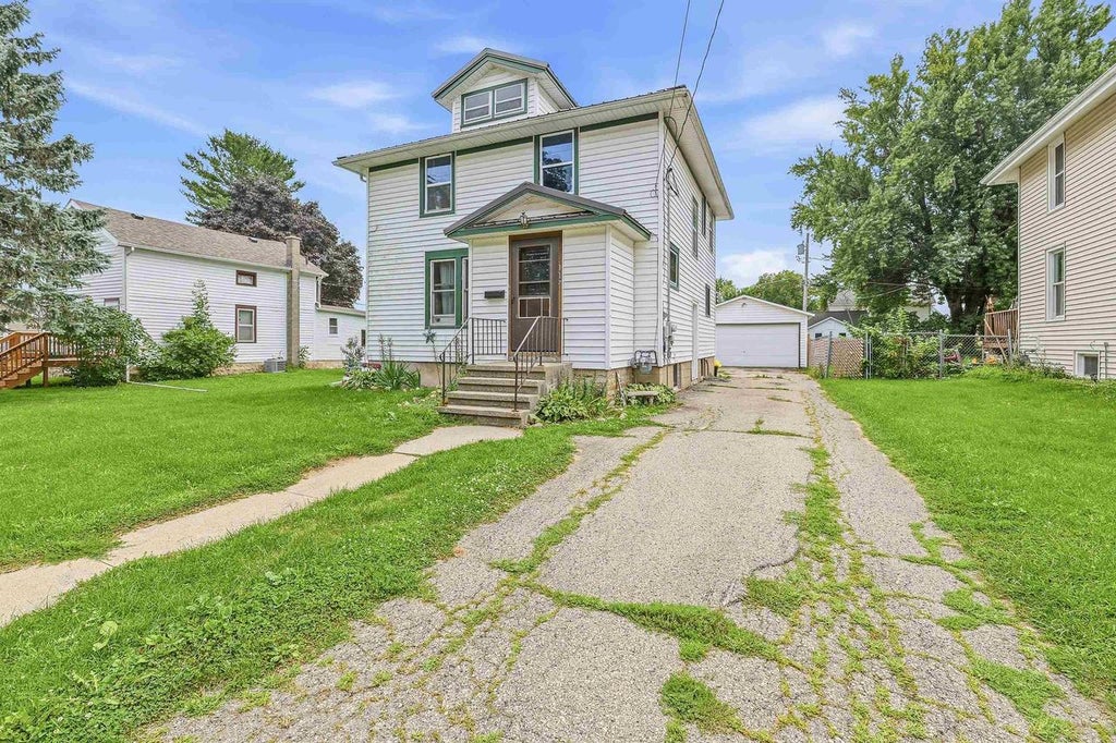 Photo of 117 W Burnett STREET, Beaver Dam, WI 53916 (MLS # 2030945)