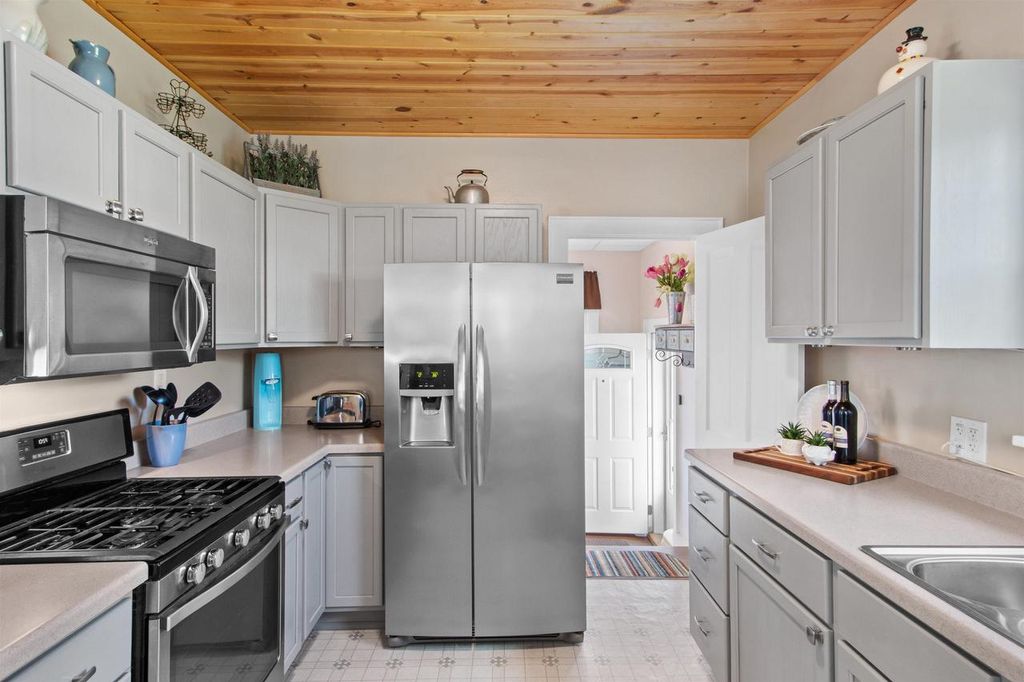Photo of 1716 Mc Culloch STREET, Stevens Point, WI 54481 (MLS # 22601875)