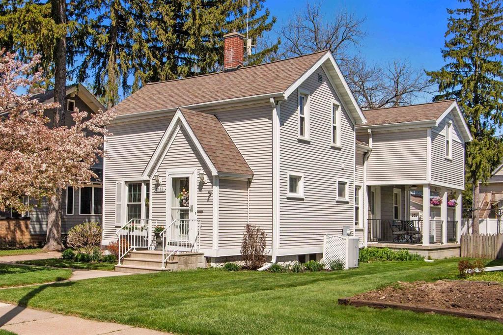 Photo of 1716 Mc Culloch STREET, Stevens Point, WI 54481 (MLS # 22601875)