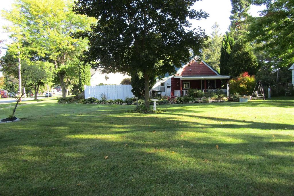 Photo of 1617 S 88th STREET, West Allis, WI 53214 (MLS # 1944523)