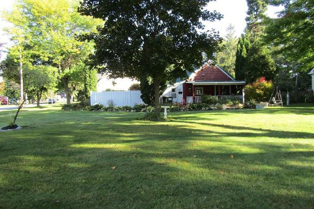 Photo of 1617 S 88th STREET, West Allis, WI 53214 (MLS # 1944523)