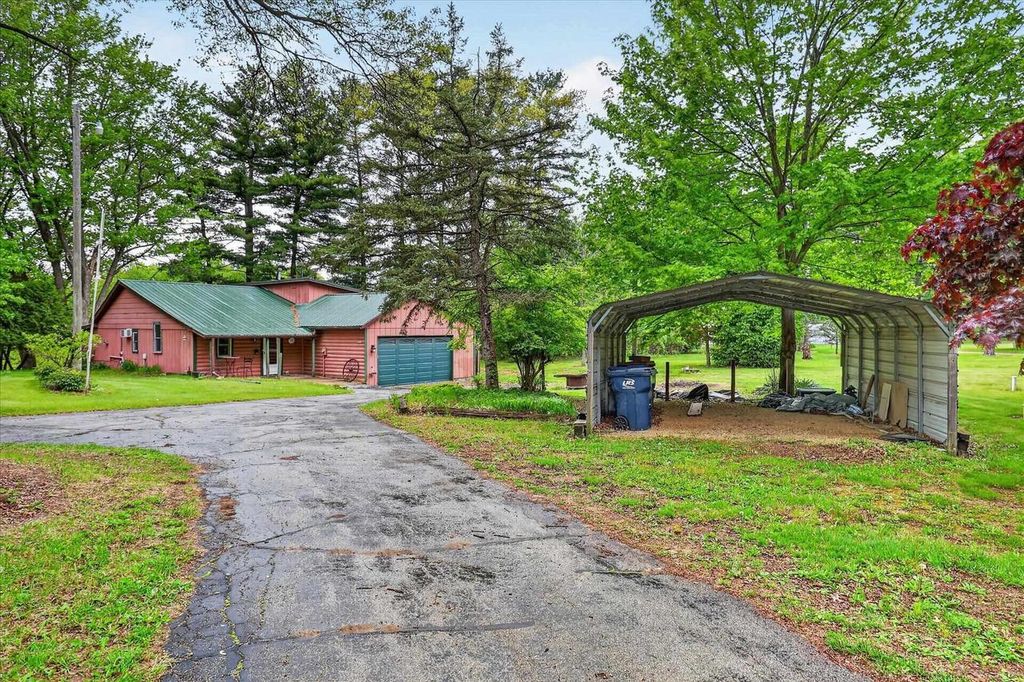 Photo of N4055 Golf LANE, Brodhead, WI 53520 (MLS # 2022969)