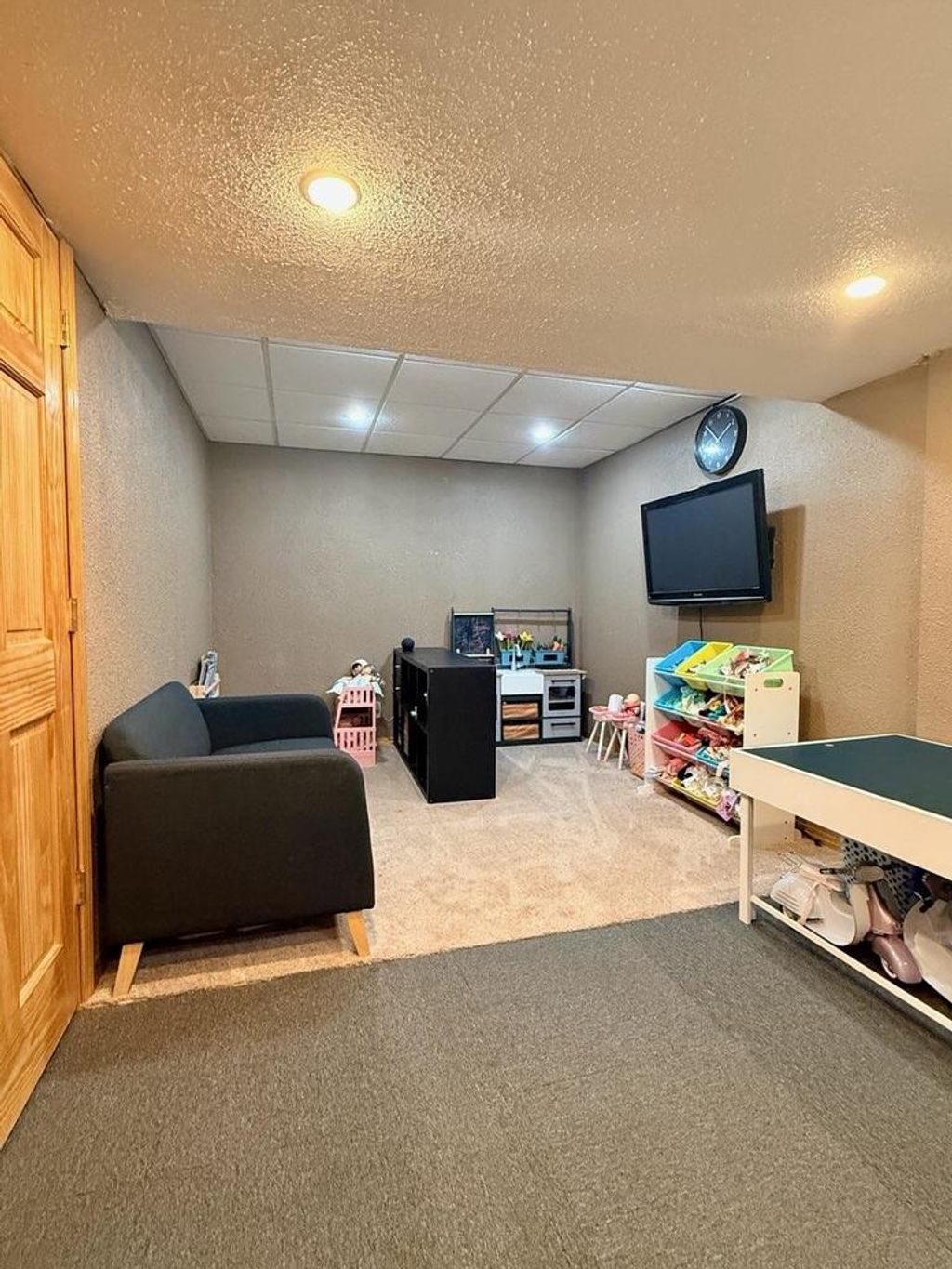 Photo of 137 Gruenwald AVENUE, Neenah, WI 54956 (MLS # 50321917)