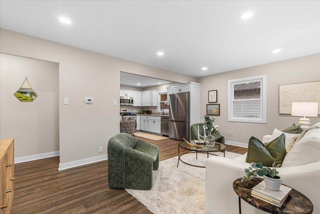 Photo of 625 Pleasant DRIVE, West Bend, WI 53095 (MLS # 1968013)