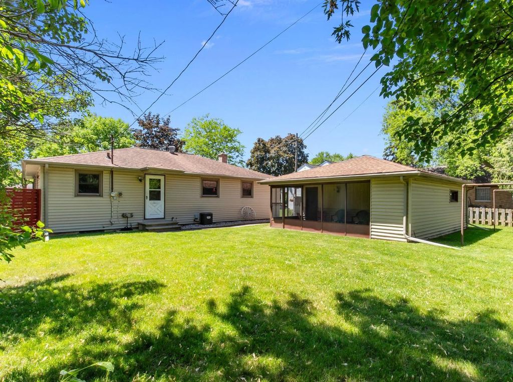 Photo of 508 Winnebago HEIGHTS, Neenah, WI 54956 (MLS # 50326401)