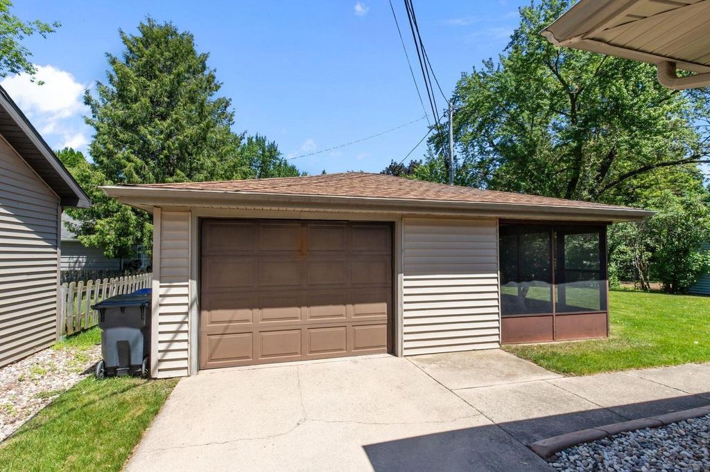 Photo of 508 Winnebago HEIGHTS, Neenah, WI 54956 (MLS # 50326401)