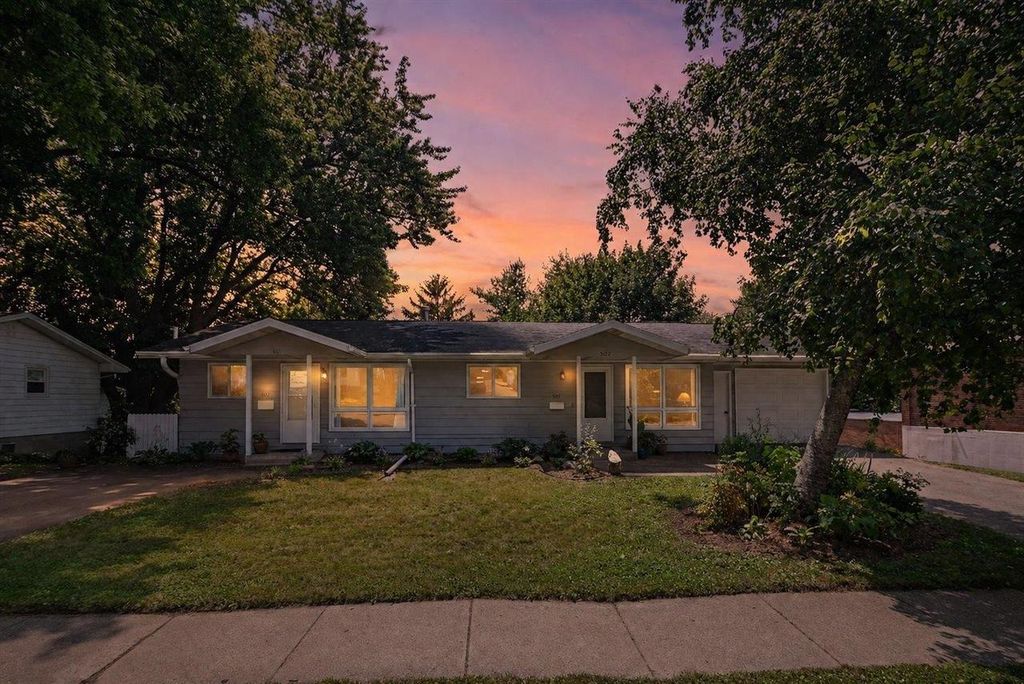 Photo of 507-601 E Garfield STREET, Mount Horeb, WI 53572 (MLS # 2028892)