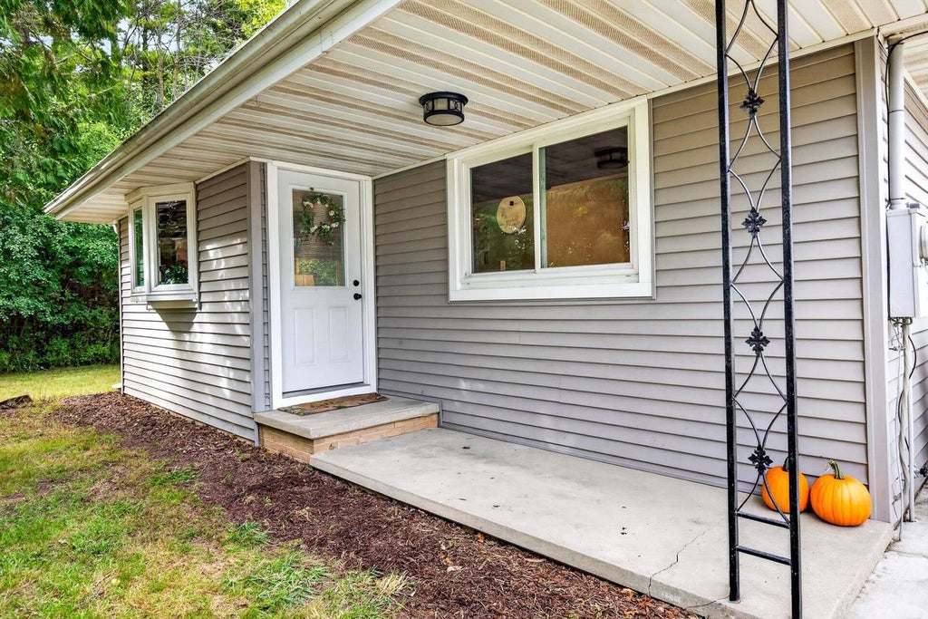 Photo of 1730 W Edgewood DRIVE, Appleton, WI 54913 (MLS # 50333130)