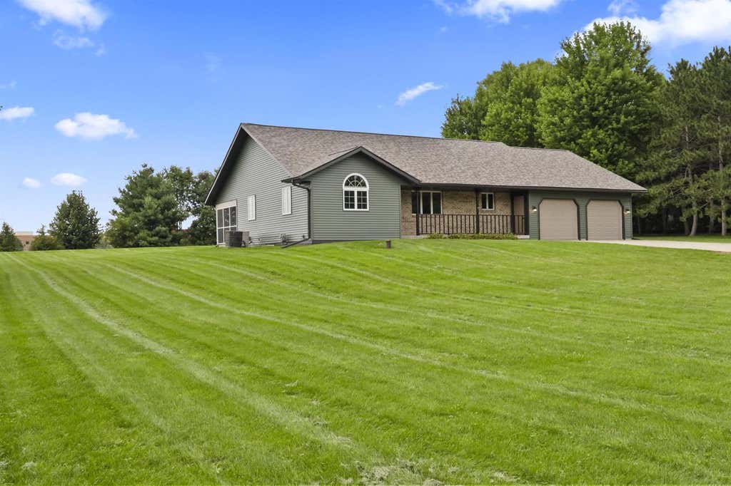 Photo of 6548 N Ron ROAD, Evansville, WI 53536 (MLS # 2030260)