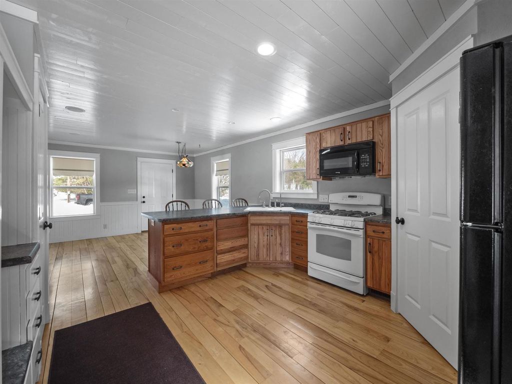 Photo of E1471 Arbor STREET, Waupaca, WI 54981 (MLS # 50322509)