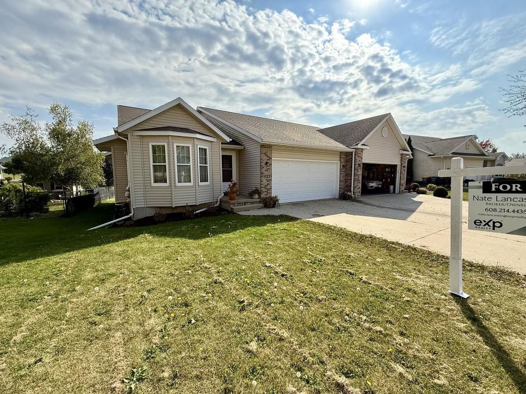 Photo of 218 N 11th AVENUE, Monroe, WI 53566 (MLS # 2008965)