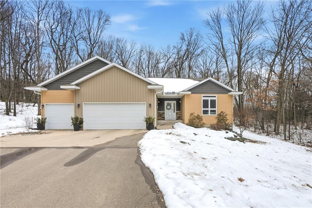 Photo of 129 Grey Friar LANE, Eau Claire, WI 54701 (MLS # 1598811)