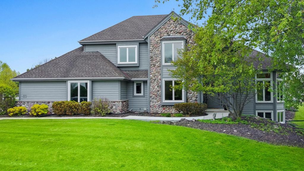 Photo of W292N3634 Stillmeadow ROAD, Pewaukee, WI 53072 (MLS # 1961885)