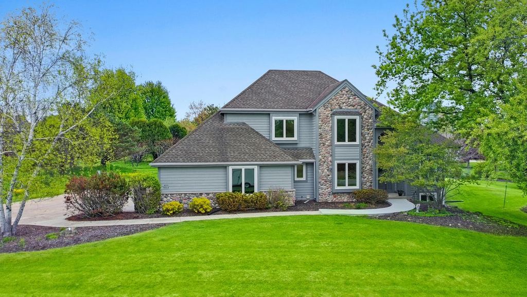 Photo of W292N3634 Stillmeadow ROAD, Pewaukee, WI 53072 (MLS # 1961885)