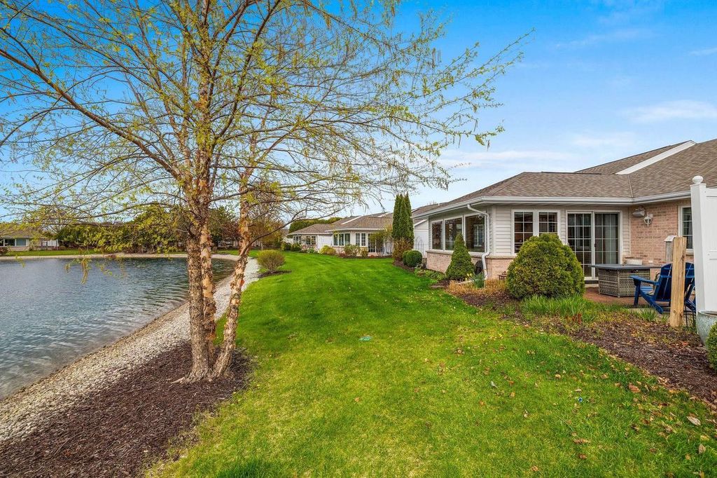 Photo of 1692 Twin Lakes CIRCLE, Green Bay, WI 54311 (MLS # 50325093)